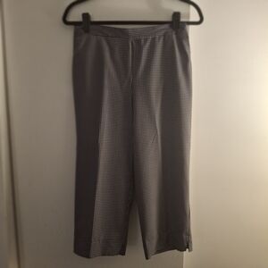 Alfred Dunner Womem's Black and White Micro-Check Cropped Pants